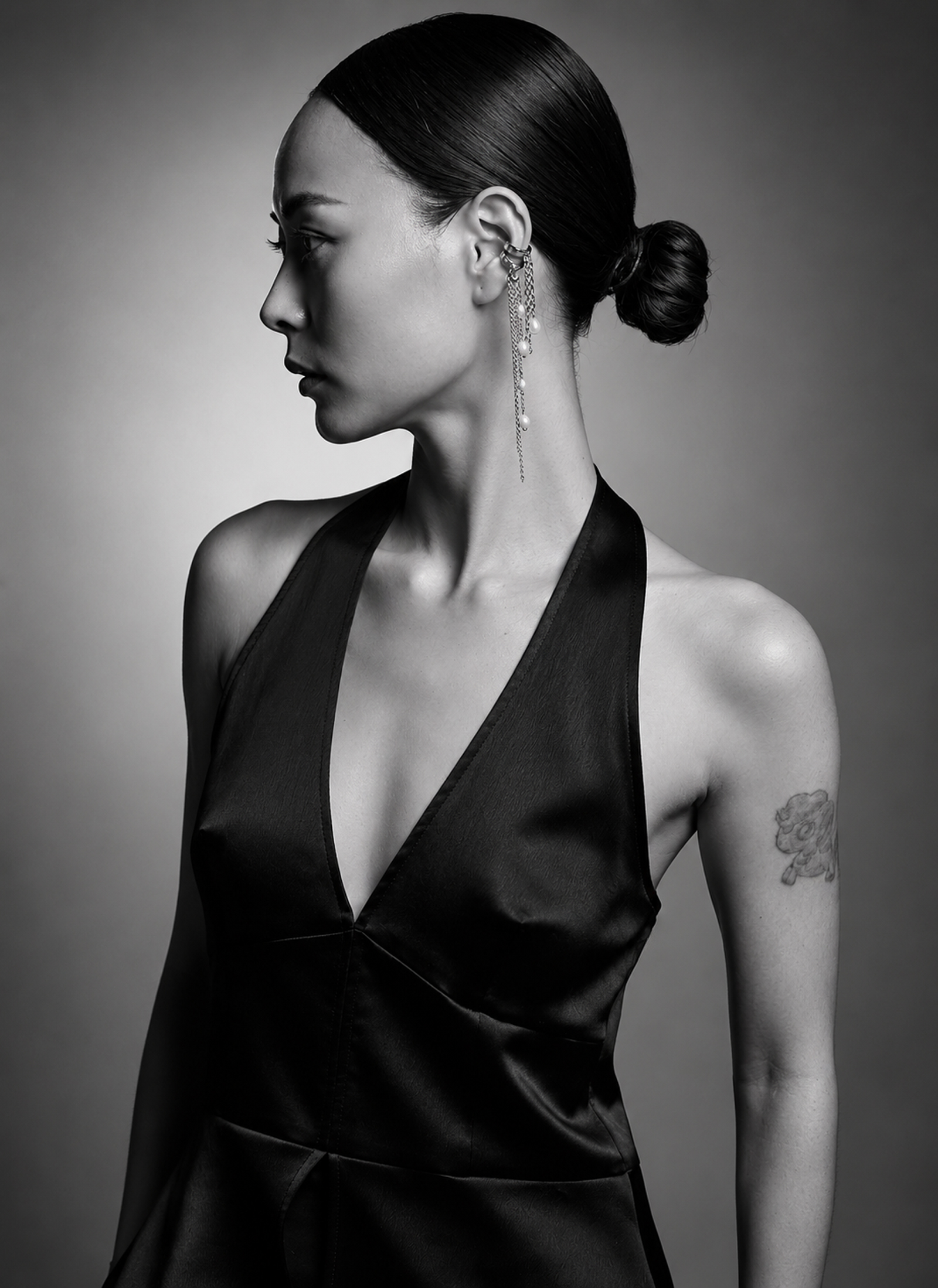 Kirei Drift — Sculptural Pearl & Chain Ear Cuffs